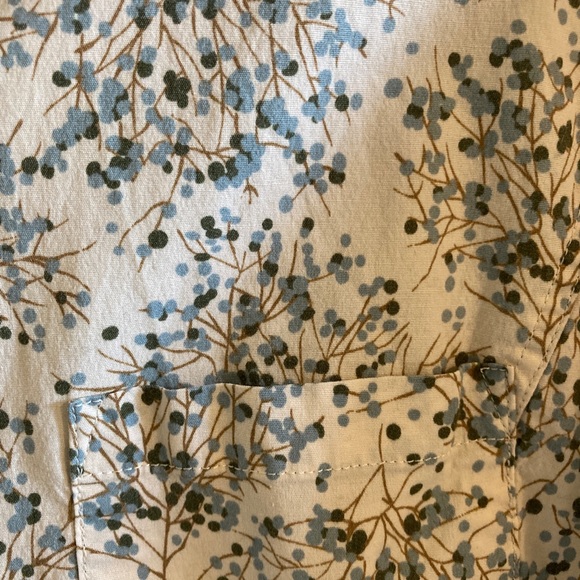 patagonia women’s button down shirt - size 10 (fits xs-s) - Picture 3 of 4